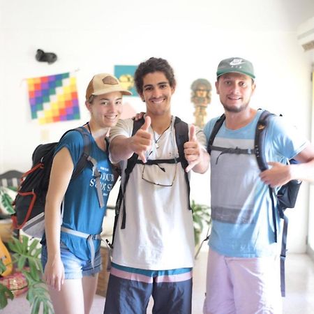 Hostel Cha Ресистенсия Екстериор снимка